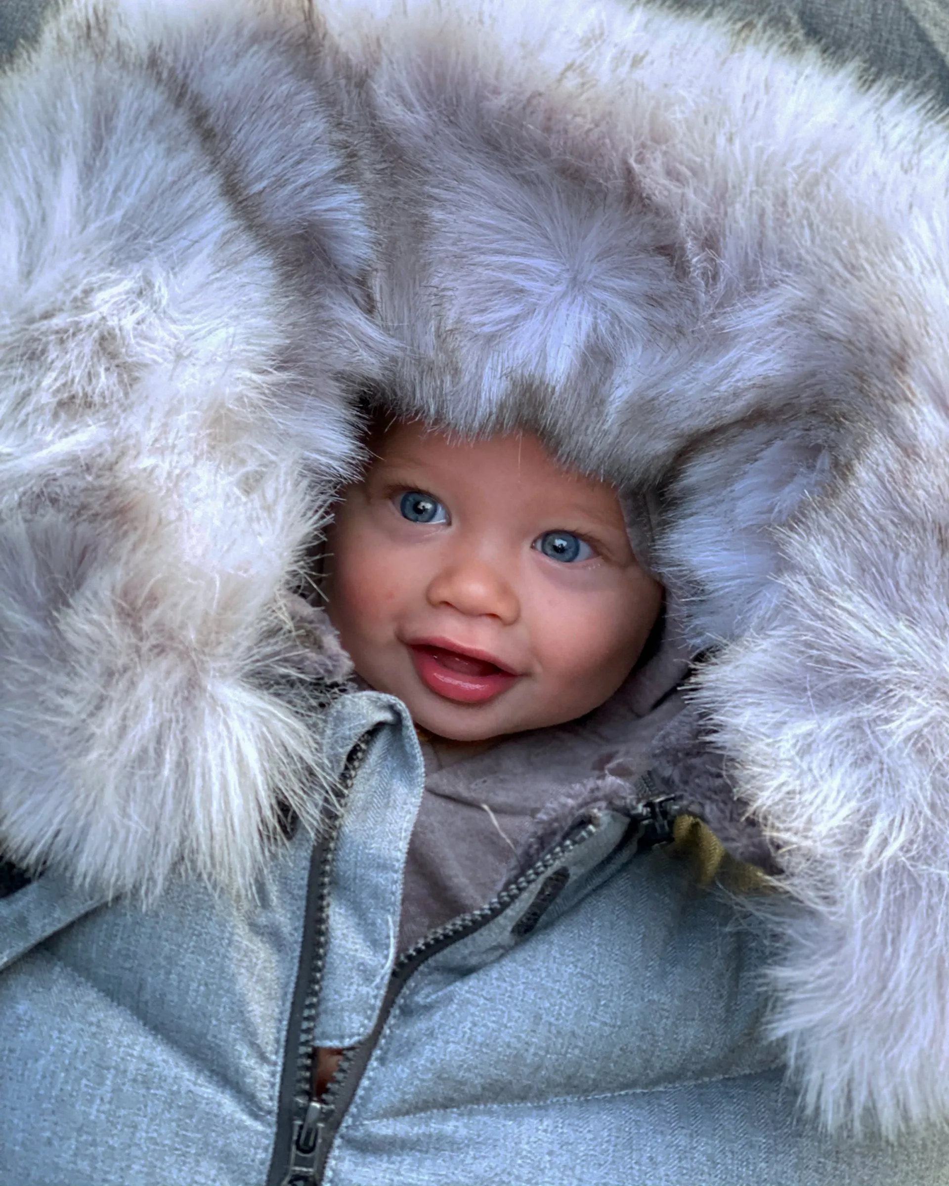 7 A.M. Enfant Car Seat Cocoon - Tundra Heather Grey Dark Faux Fur