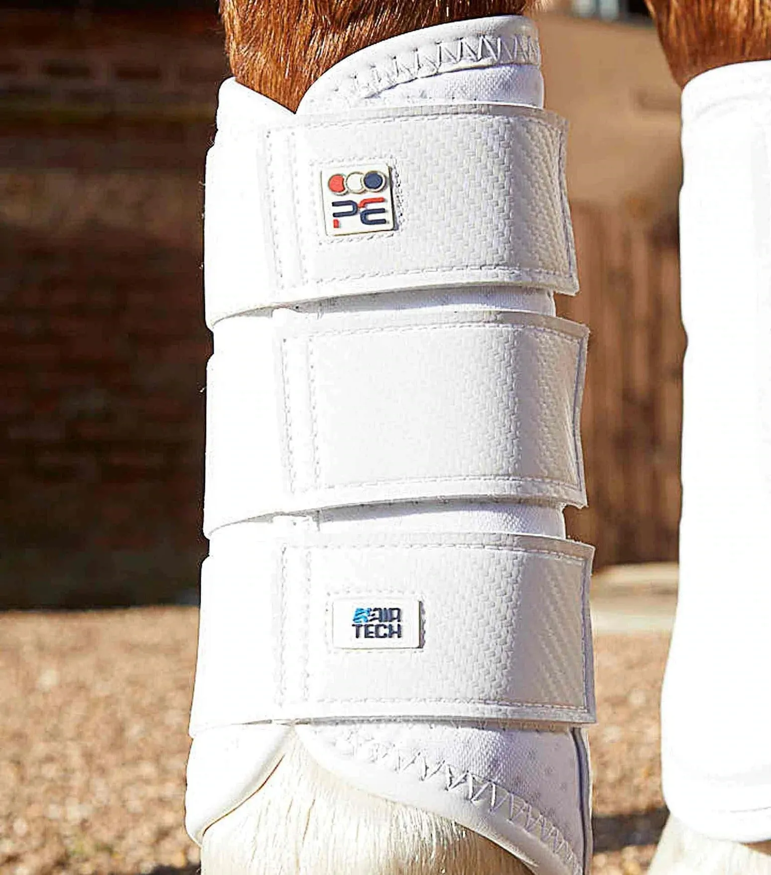 Carbon Air-Tech Single Locking Brushing Boots