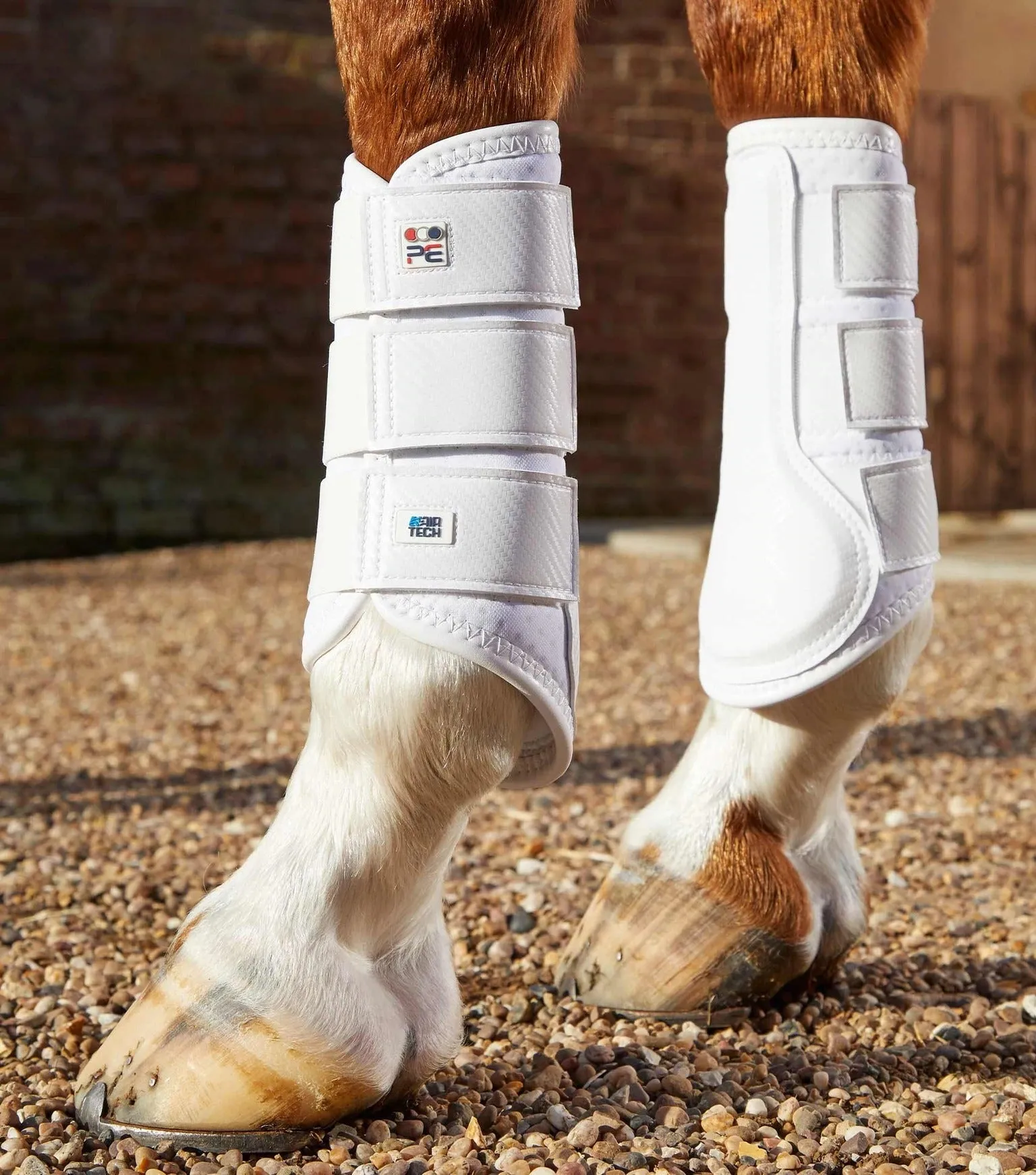 Carbon Air-Tech Single Locking Brushing Boots